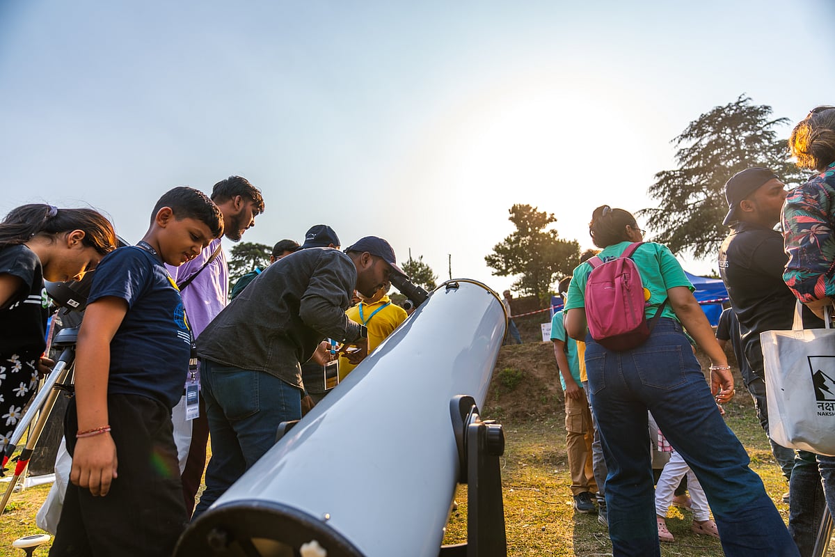 Kids at the Nakshatra Sabha were fascinated by the idea of operating a telescope